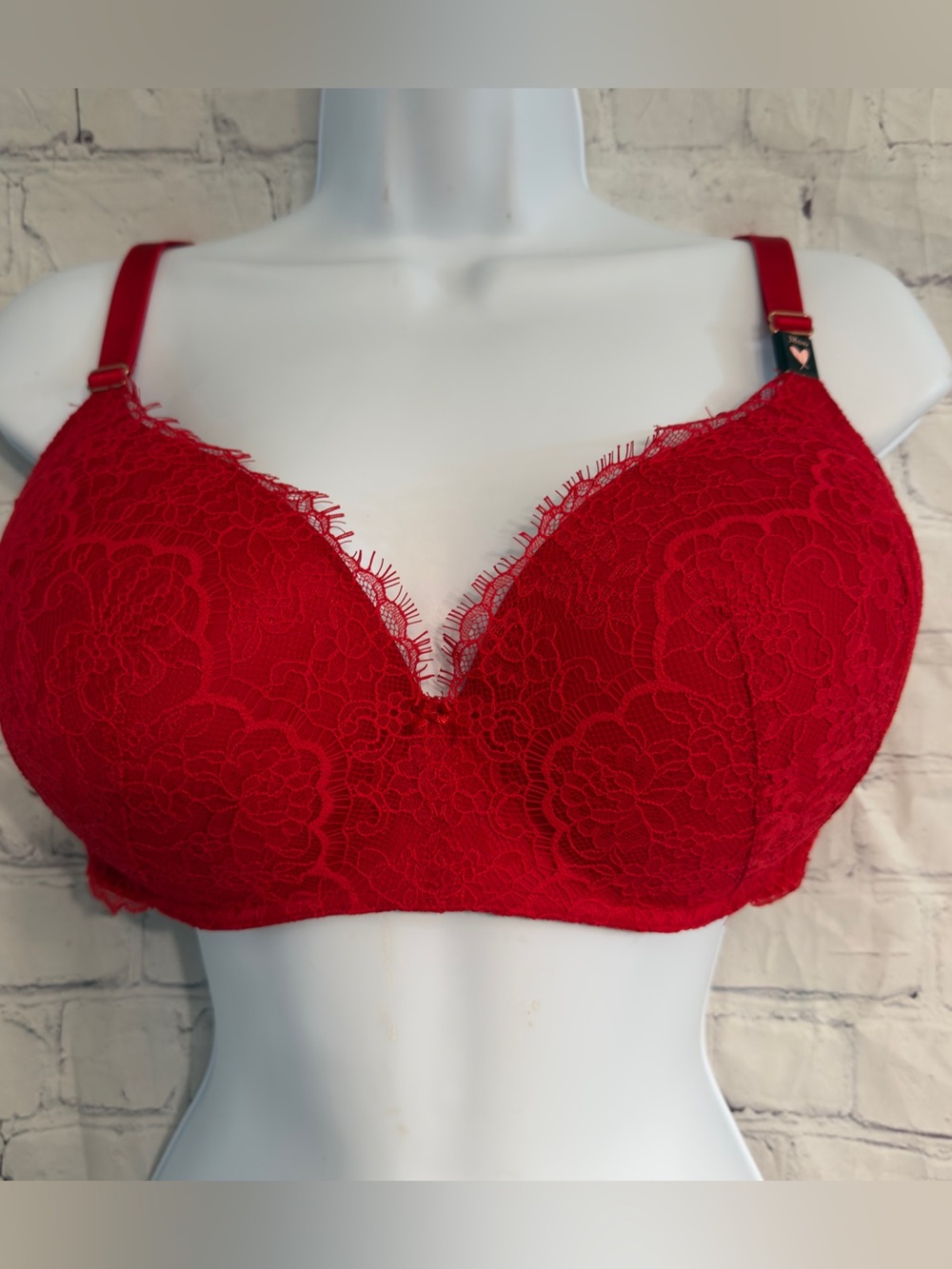 Victoria's Secret Red Lace Wireless Push-Up Bra with Fringe Trim 38DD